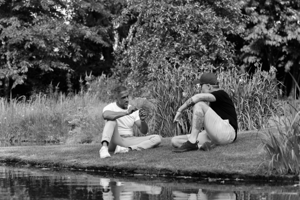 Remy aan de vijver met cliënt als variatie in coaching traject