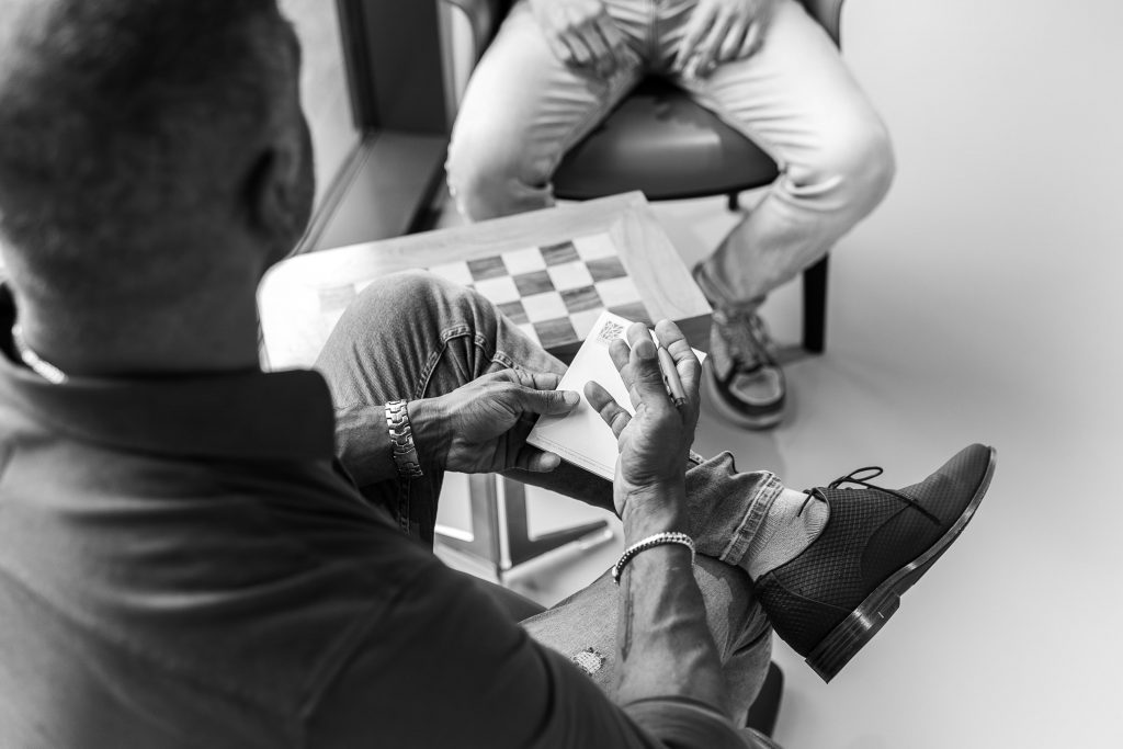 Remy in gesprek met cliënt