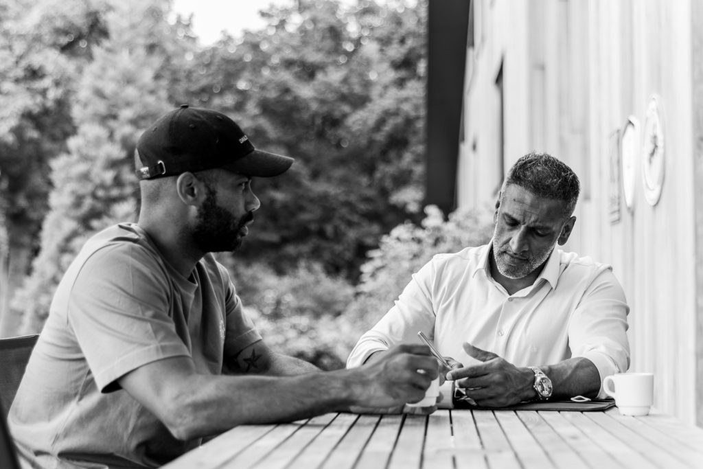 Robert en Remy in een coaching gesprek